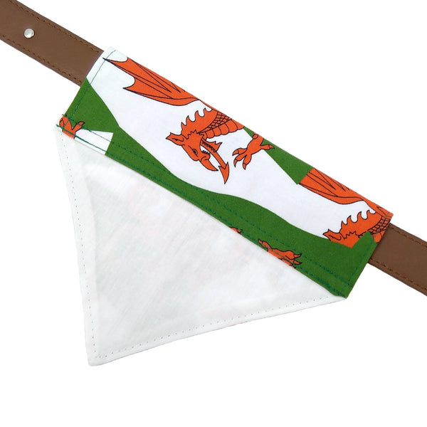 Welsh flag lined slide on dog bandana on collar